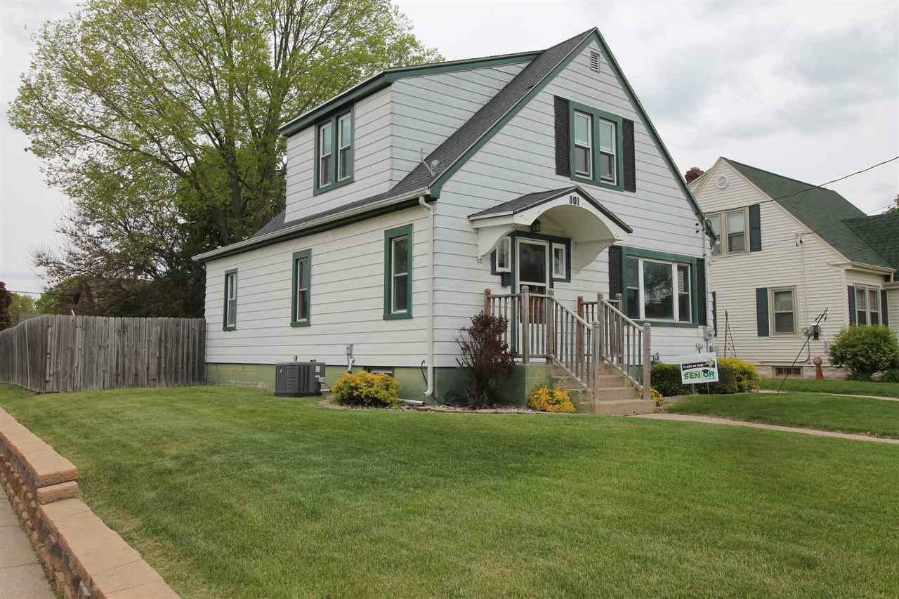 Property Photo:  801 Cornelia St  WI 53545 