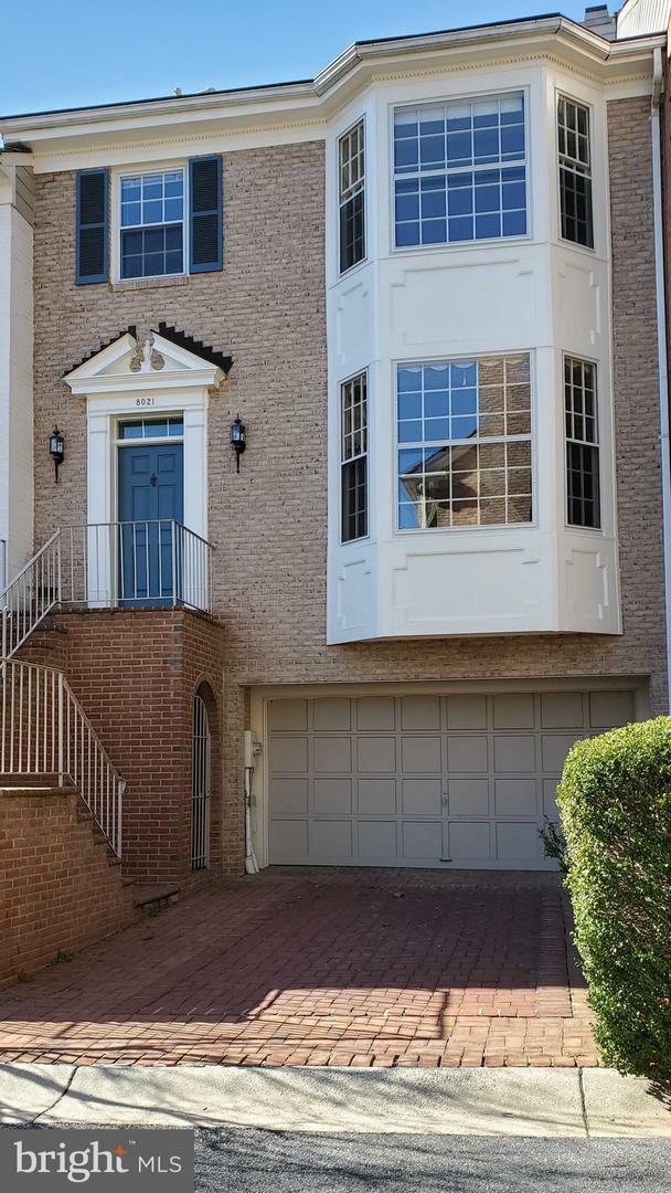 8021 Quarry Ridge Way  Bethesda MD 20817 photo