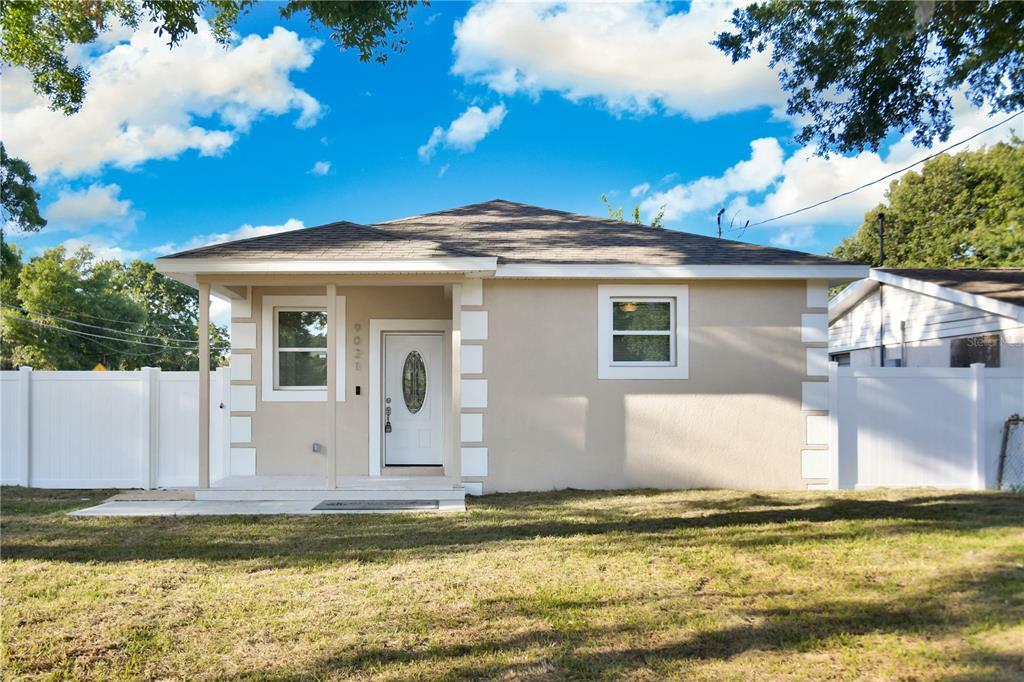 Property Photo:  9021 Riverview Drive  FL 33578 