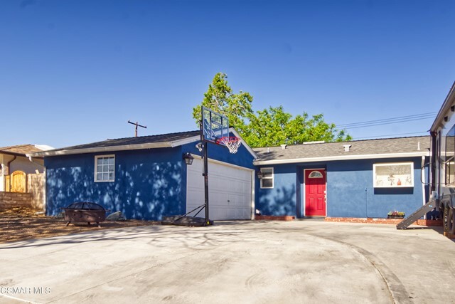 Property Photo:  2140 Magnolia Street  CA 93065 