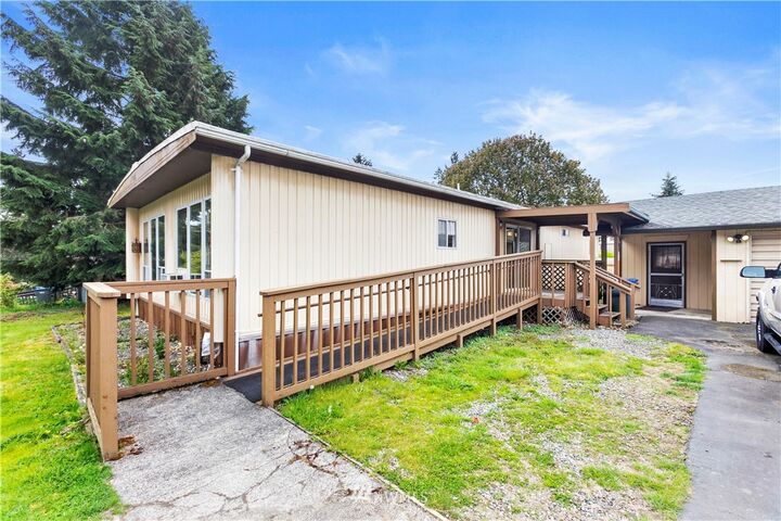 Property Photo: 3425 NE 3rd Street N WA 98311