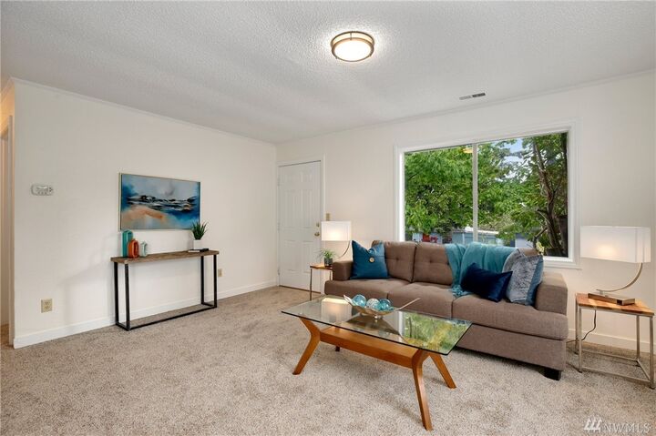 Property Photo:  10013 32nd Ave SW  WA 98146 