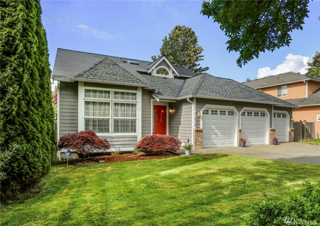 Property Photo:  1916 SW 352nd St  WA 98023 