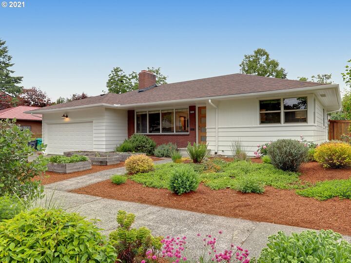 8723 SE Stephens St  Portland OR 97216 photo