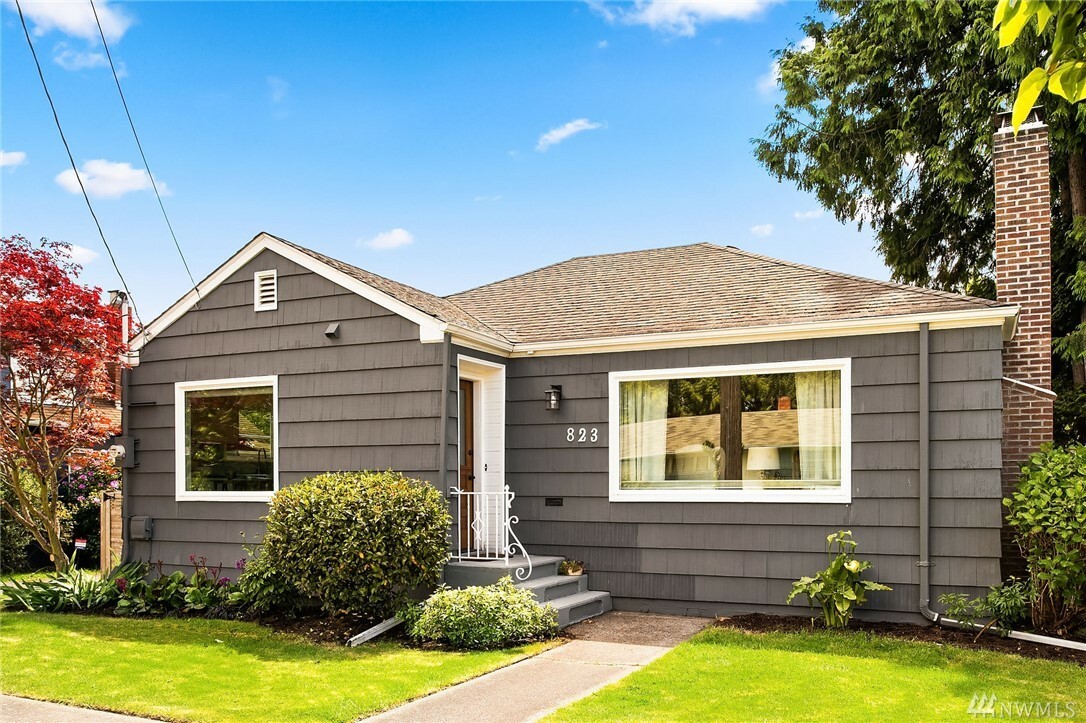 Property Photo: 823 S Sullivan St WA 98108