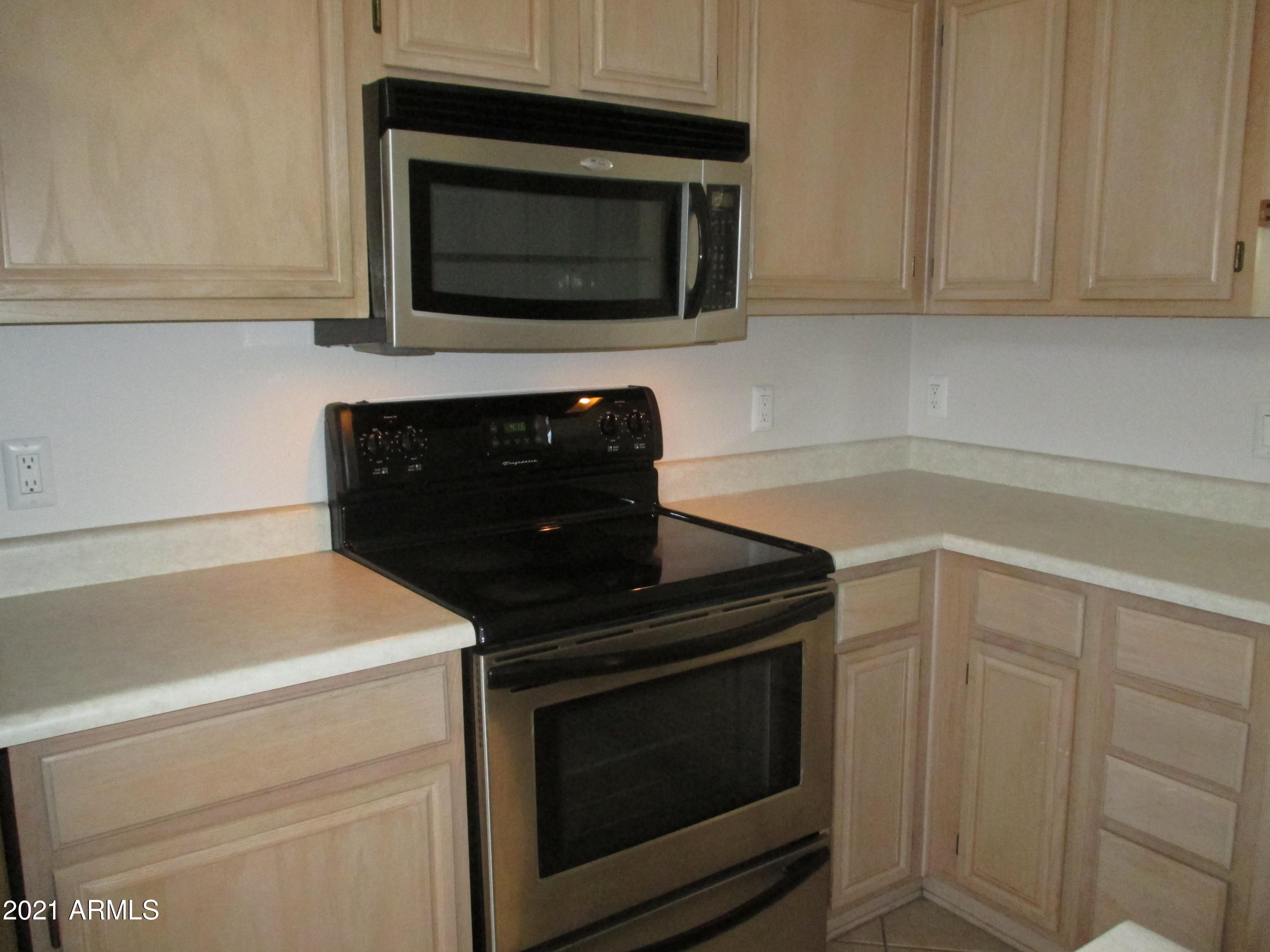 Property Photo: 7459 W Louise Drive AZ 85310