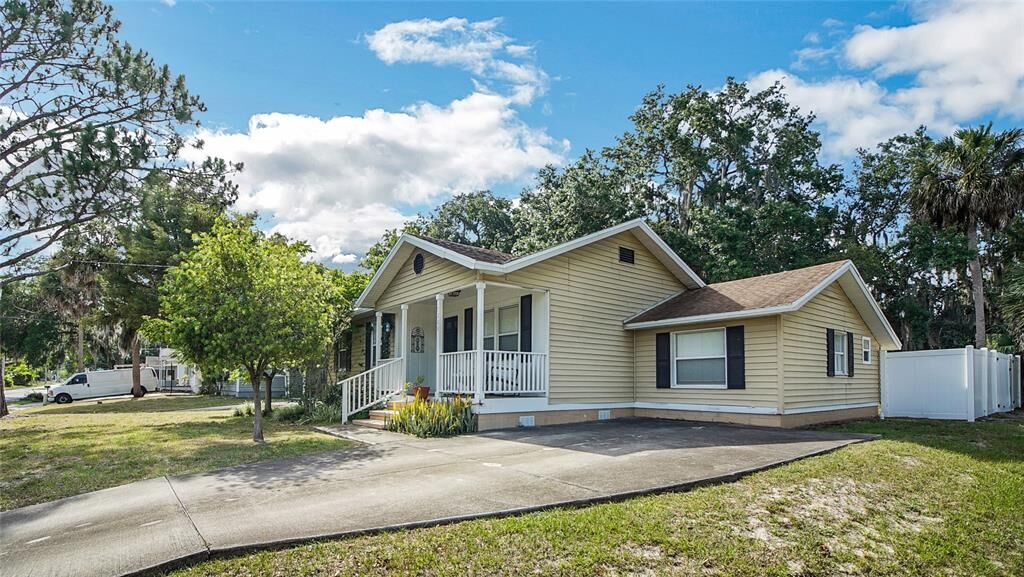 Property Photo: 1200 Sumter Street FL 34748