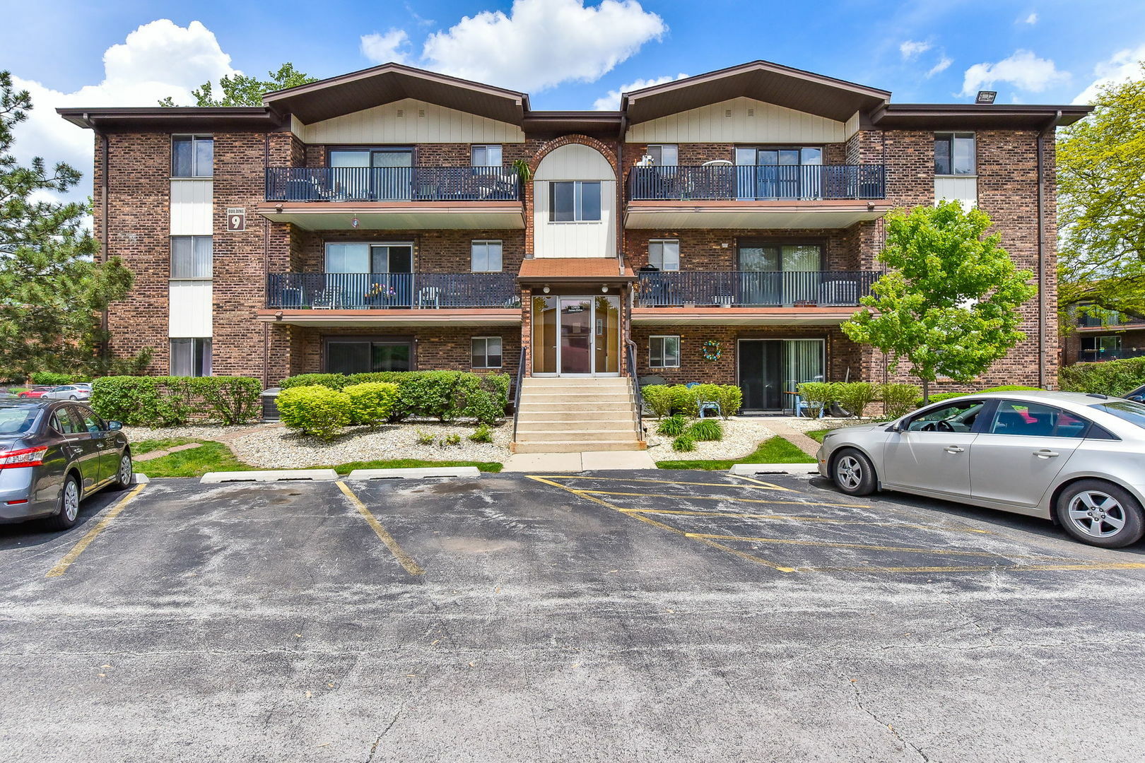 Property Photo:  13919 S James Drive 903  IL 60418 