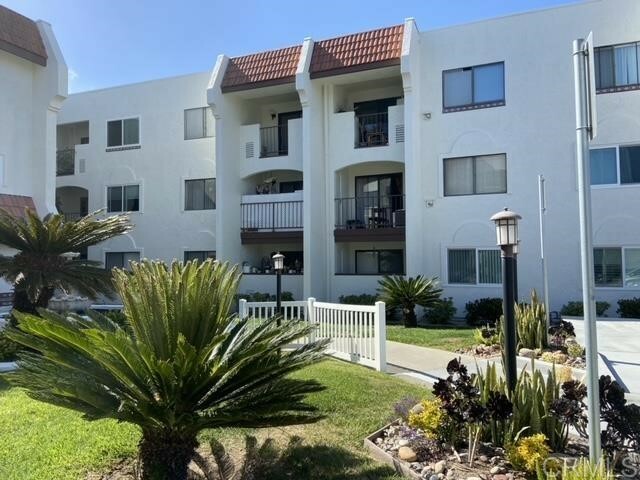 Property Photo: 6350 Genesee Avenue 105 CA 92122