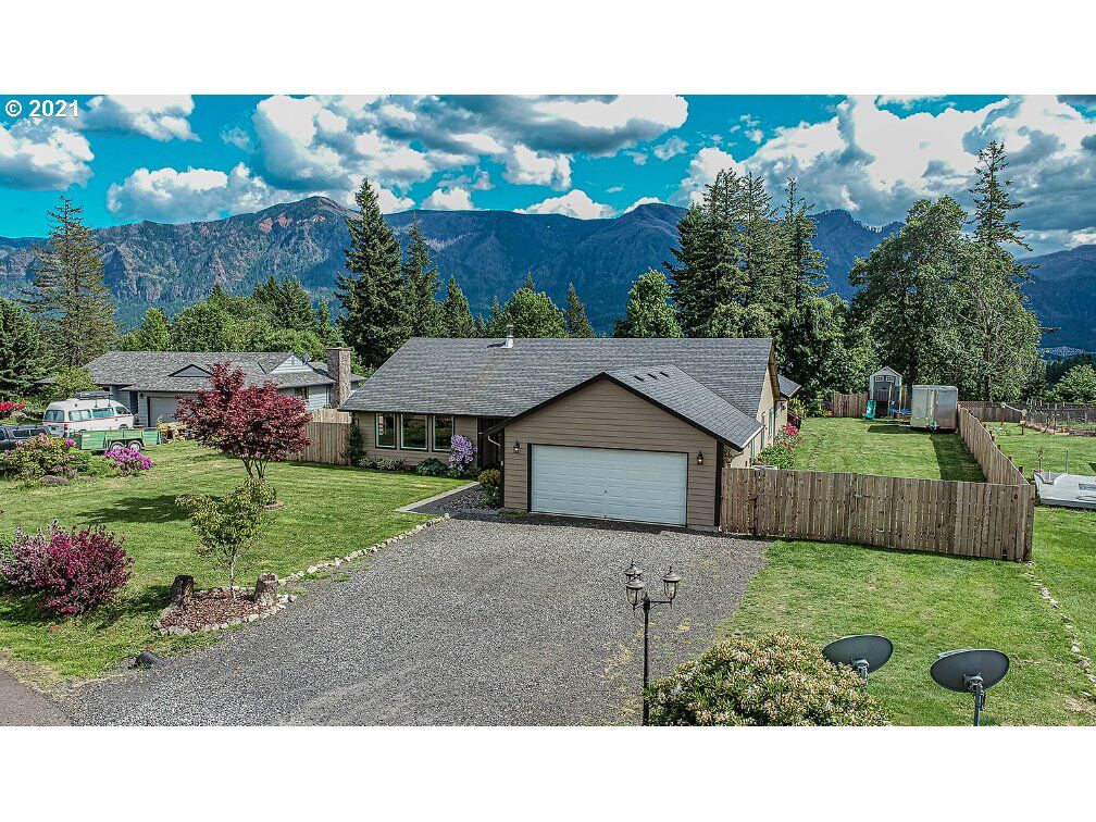Property Photo: 912 NW Nicklaus Ct WA 98648