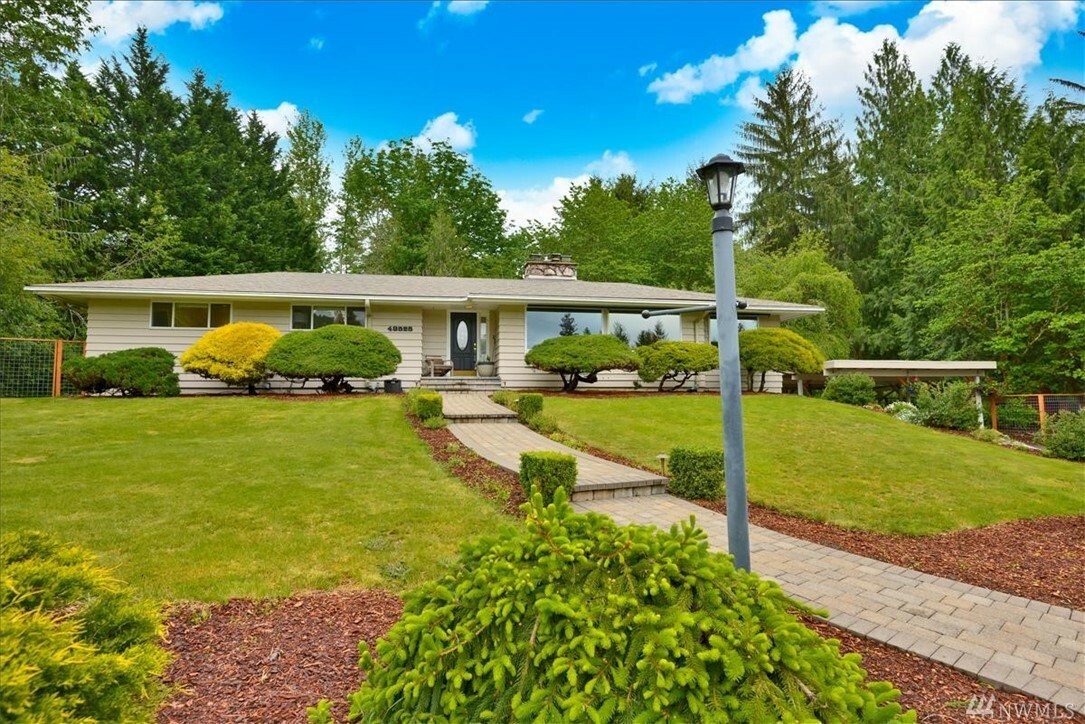 Property Photo:  43525 SE 76th St  WA 98065 