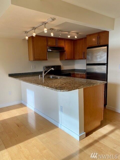 Property Photo:  231 Belmont Ave E 303  WA 98102