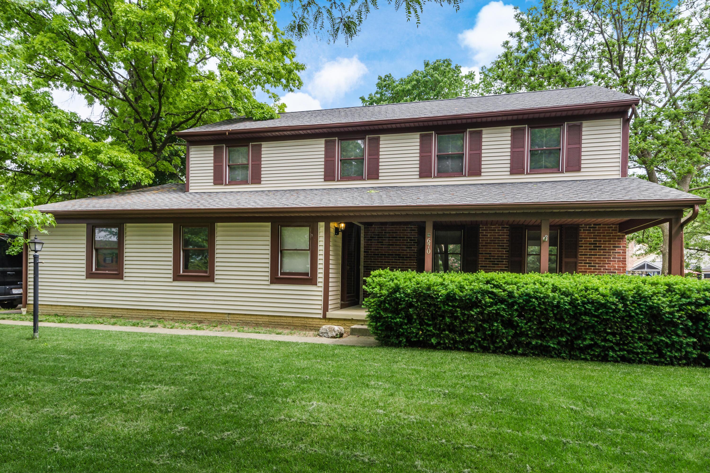 Property Photo: 670 Suntree Drive OH 43081