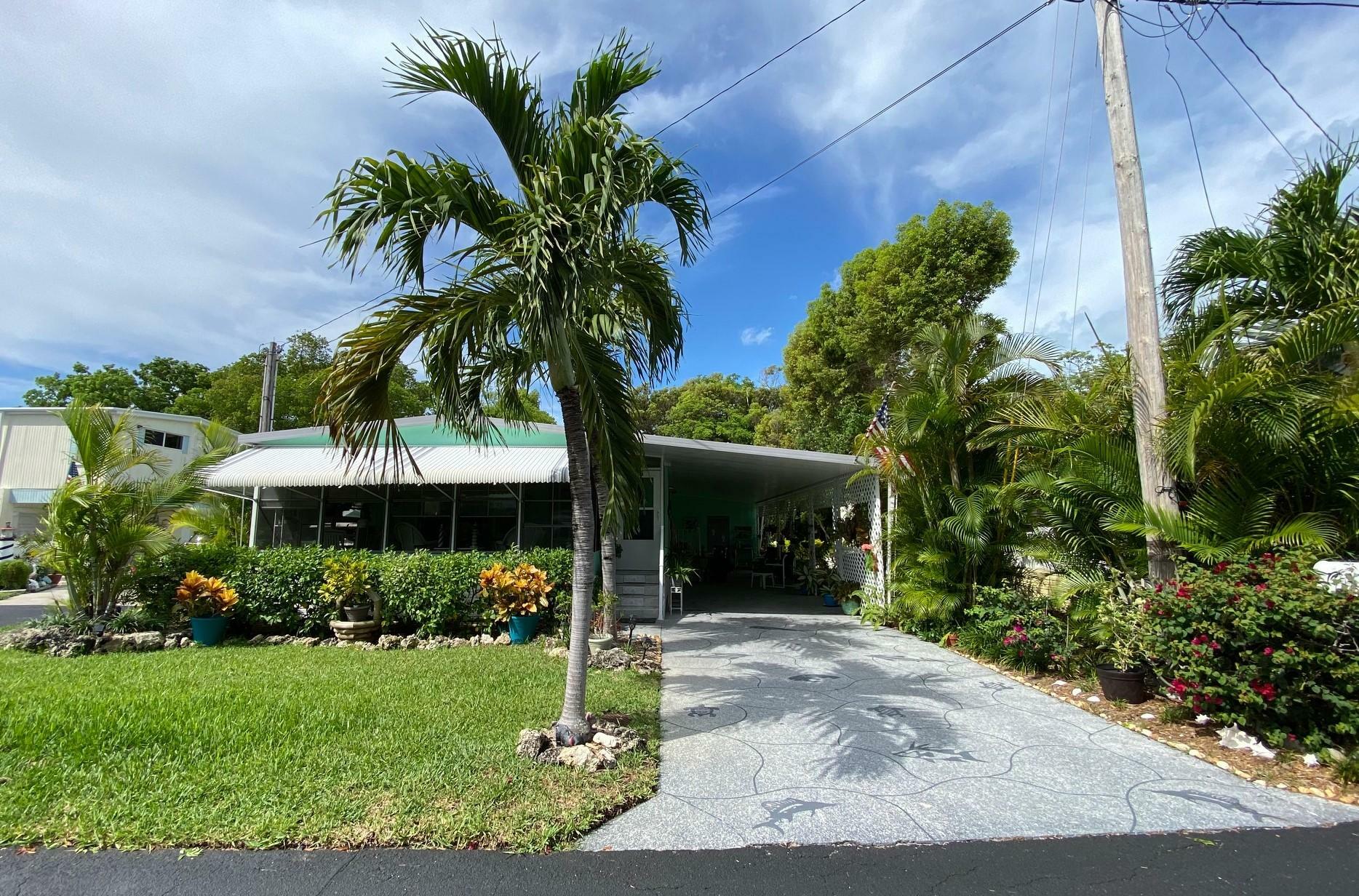 Property Photo:  915 S Ruby Drive  FL 33037 