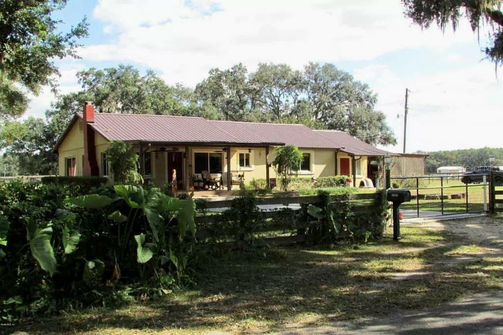 Property Photo:  11037 County Road 223  FL 34484 