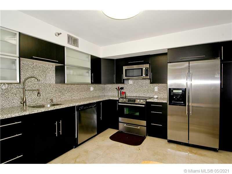 Property Photo: 3500 Mystic Pointe Dr 3202 FL 33180
