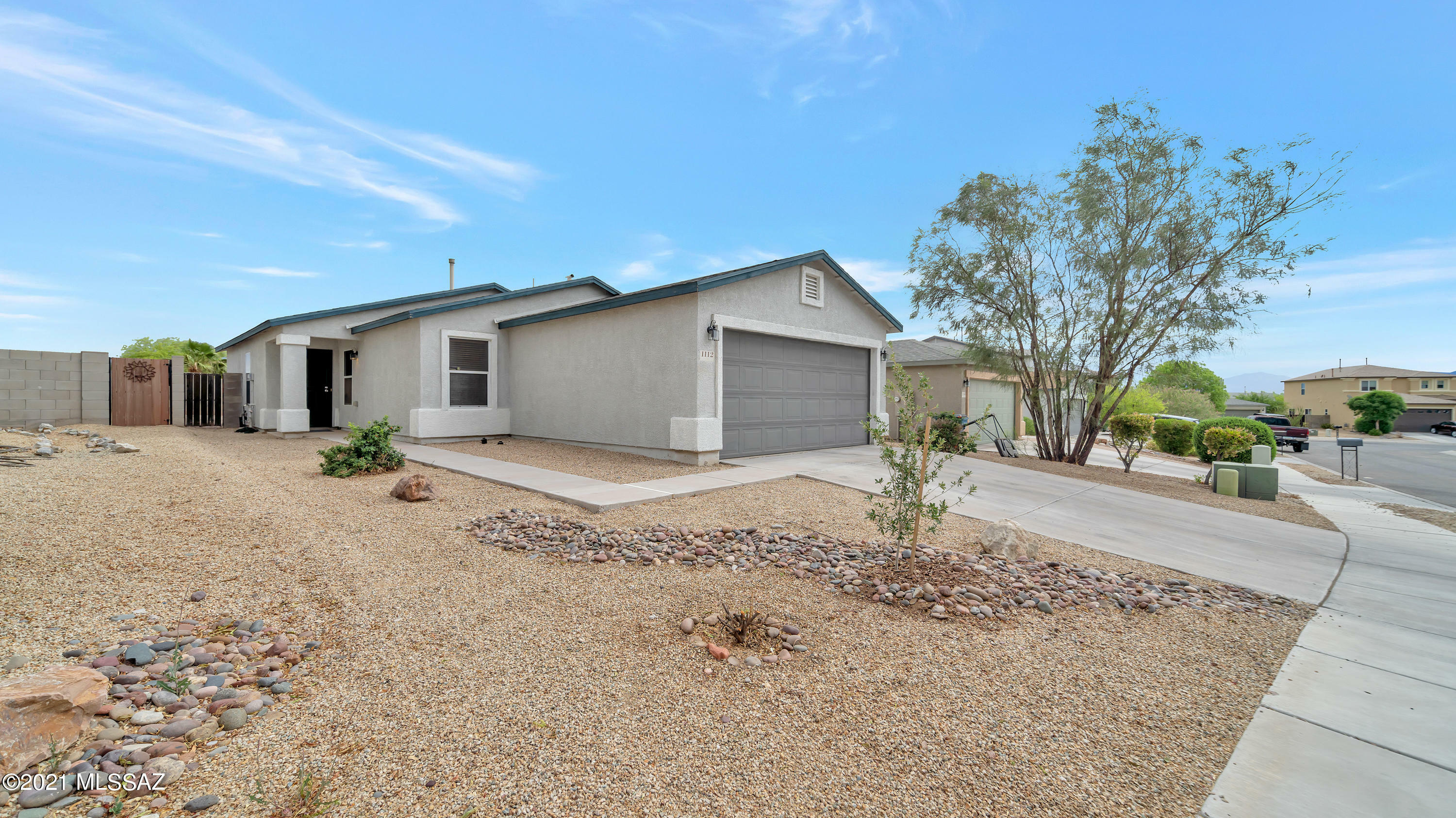Property Photo: 1112 W Vuelta Las Verdolagas AZ 85629