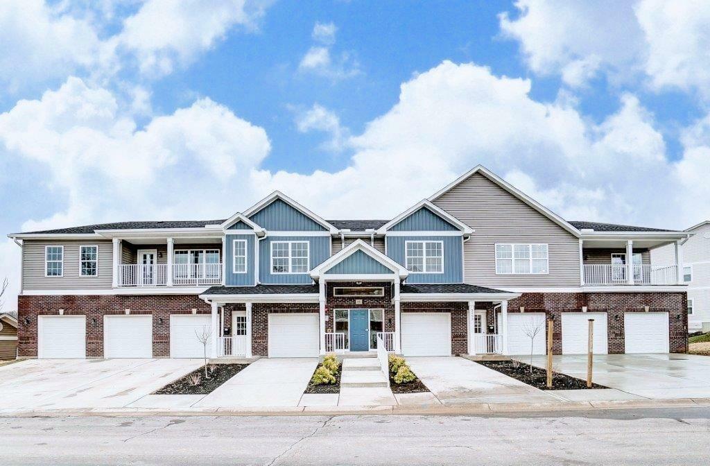 Property Photo: 3454 Chestnut Park Ln 202 OH 45002