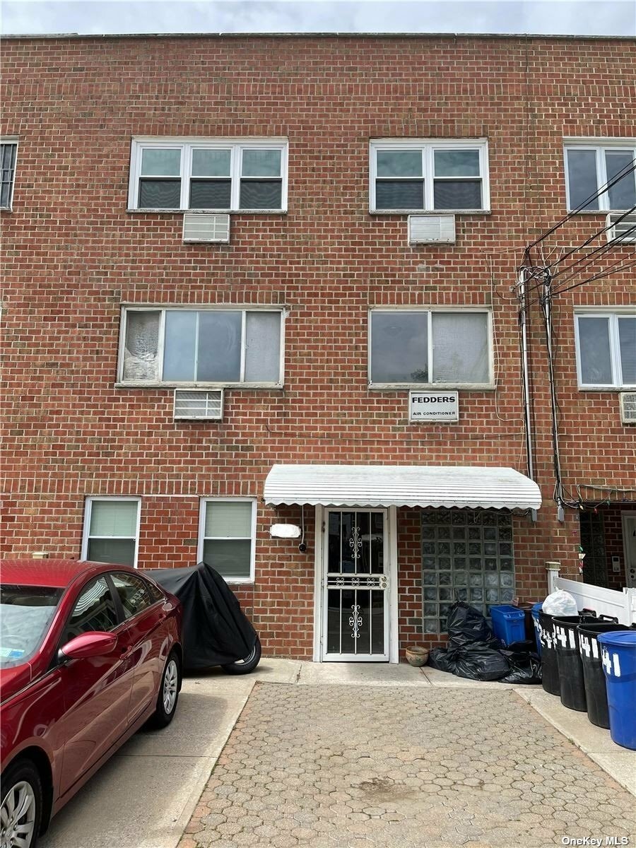 Property Photo:  241 Balcom Avenue  NY 10465 