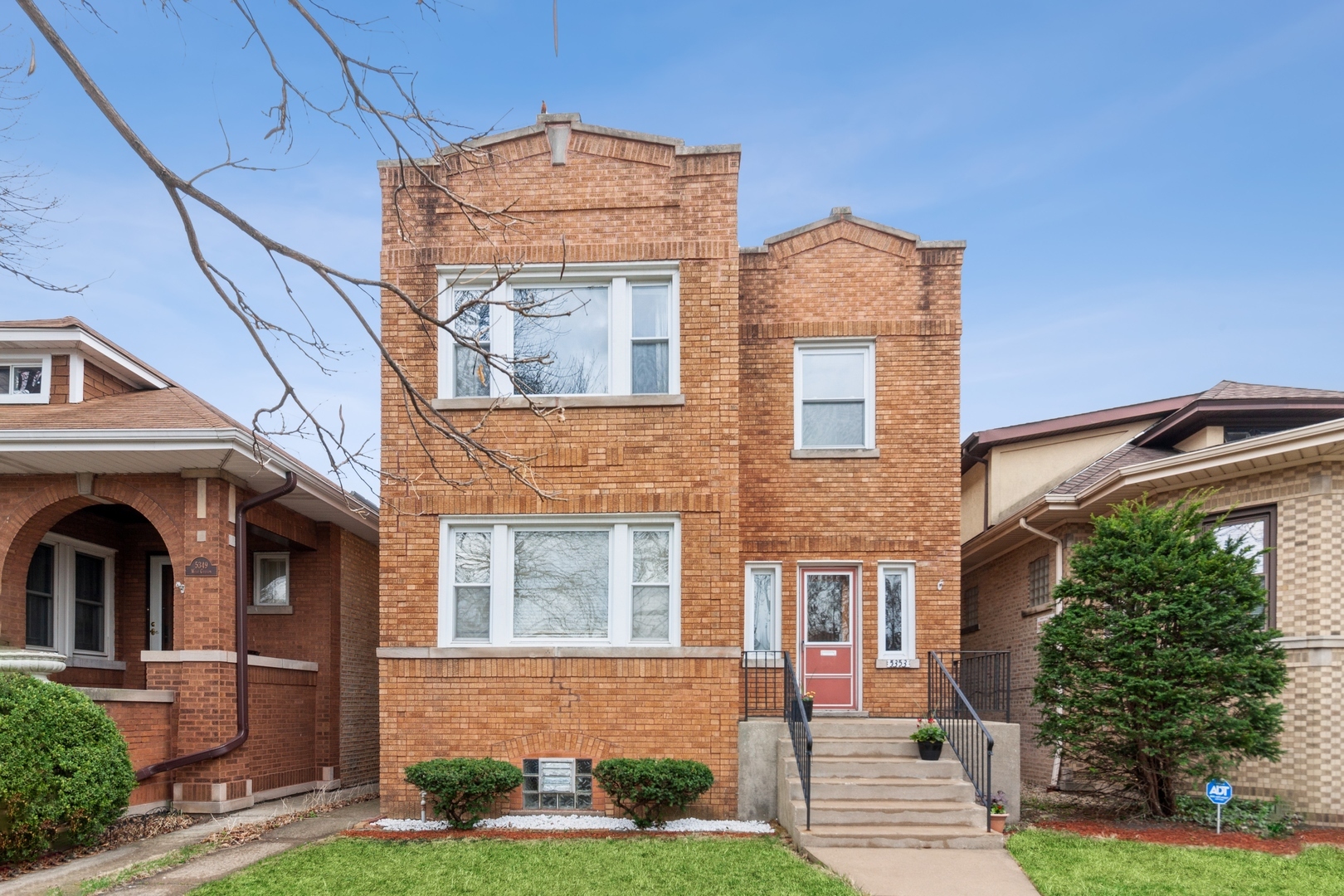 Property Photo:  5353 W Cullom Avenue  IL 60641 