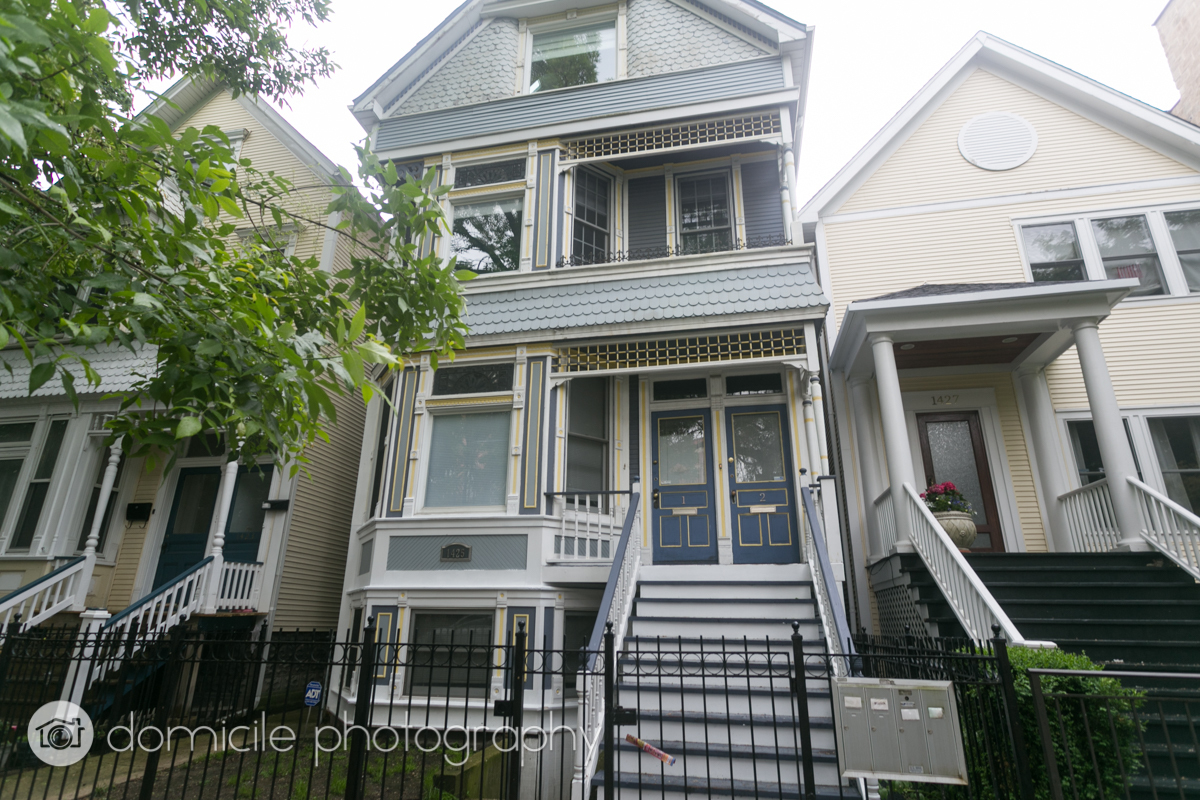 Property Photo: 1425 W Henderson Street 2 IL 60657