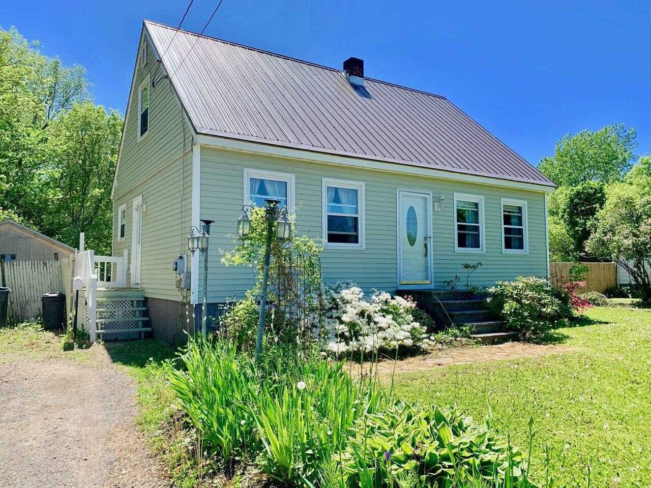 Property Photo:  90 Lower Welden Street  VT 05478 