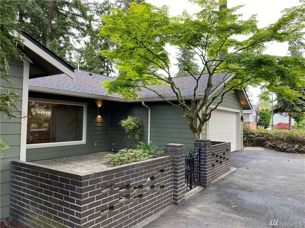 Property Photo:  4609 72nd Ave W  WA 98466 