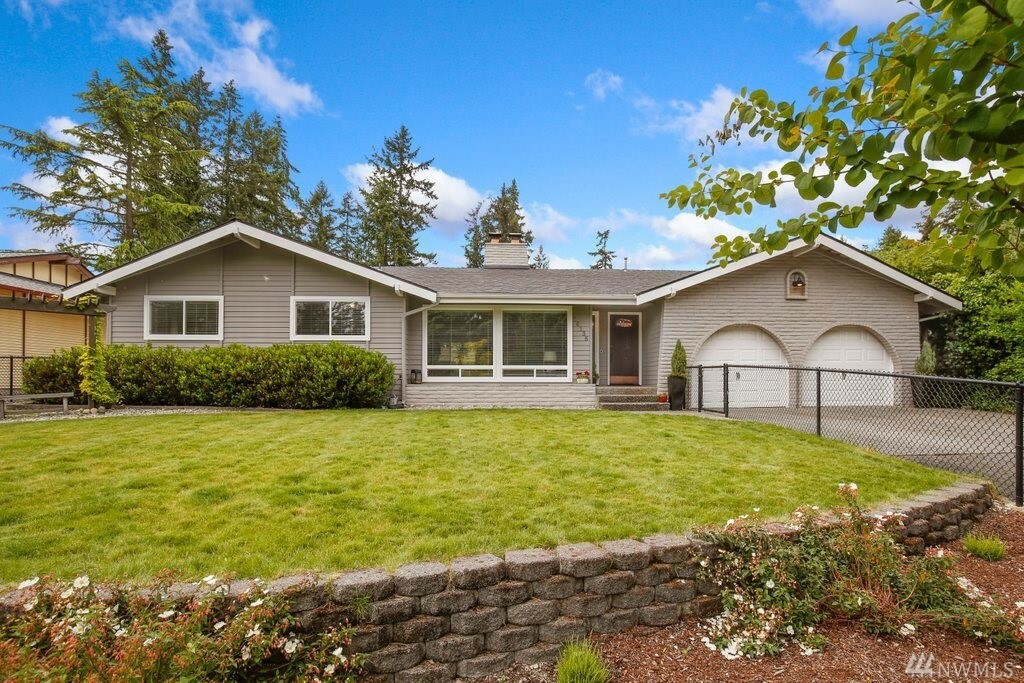 Property Photo:  16138 SE 145th Place  WA 98059 