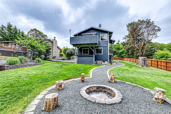 Property Photo: 2419 W 14th St WA 98363