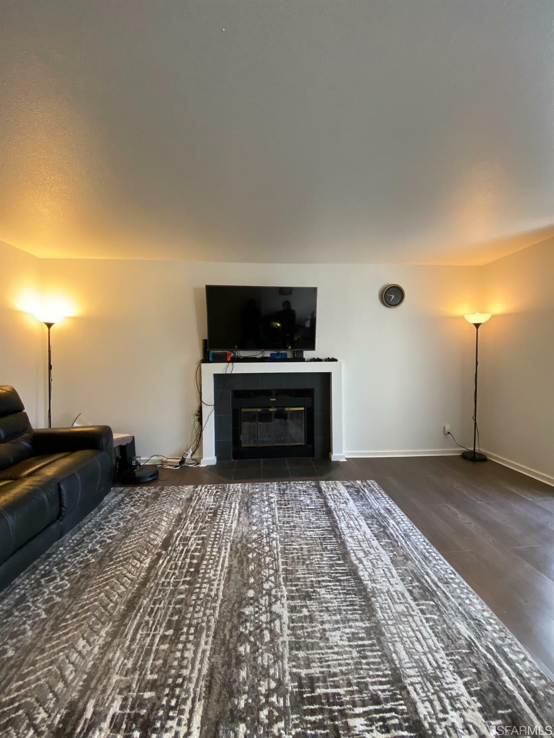 Property Photo:  1318 B Street 202  CA 94541 