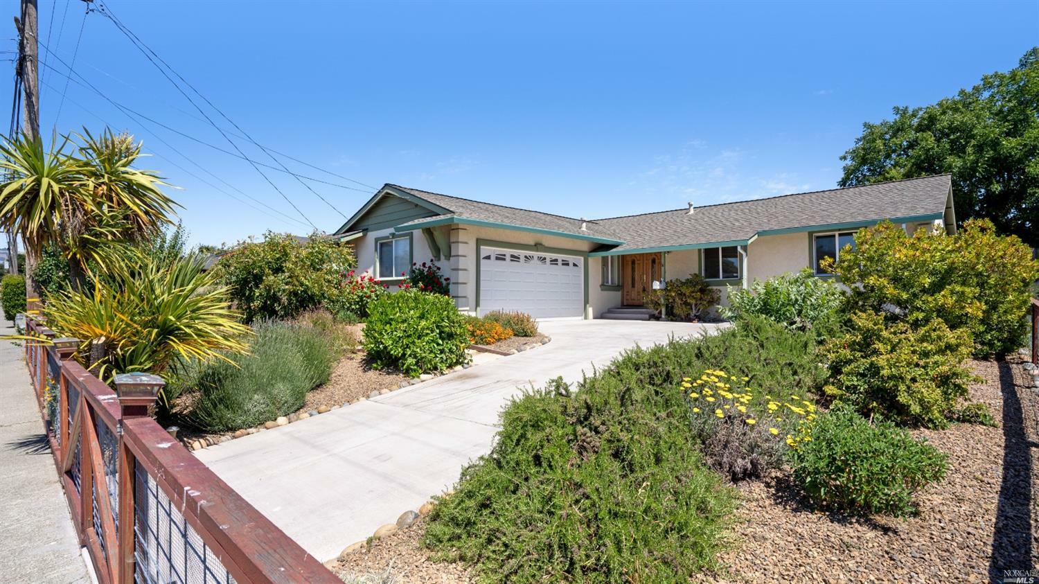 Property Photo:  1520 Weaverly Drive  CA 94954 