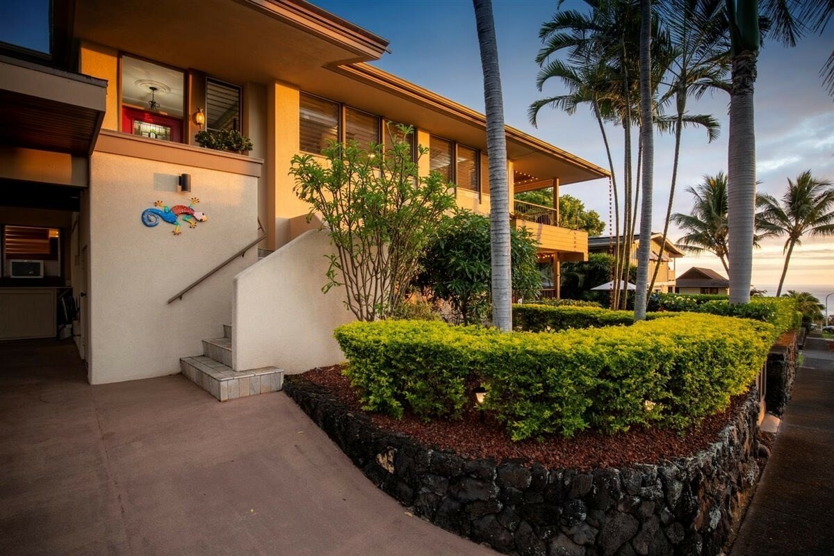 5 bed Kailua Kona home for sale 755812 Kini Lp, Kailua Kona, HI 96740