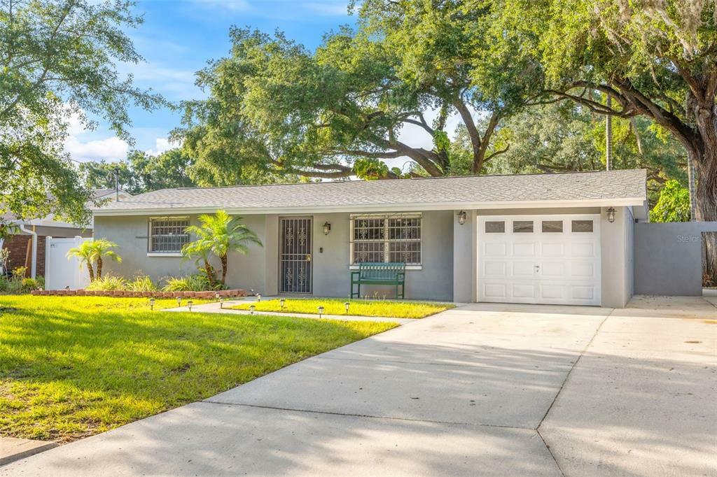 Property Photo:  6705 Ralston Beach Circle  FL 33614 