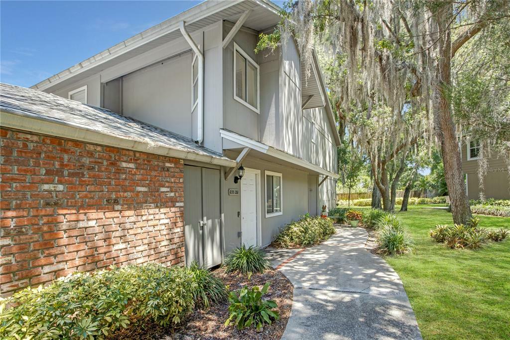 Property Photo: 655 Oak Harbour Drive 201 FL 32701