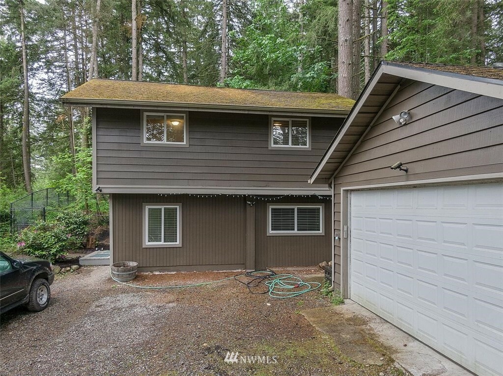 Property Photo:  16521 SE Auburn Black Diamond Road  WA 98092 