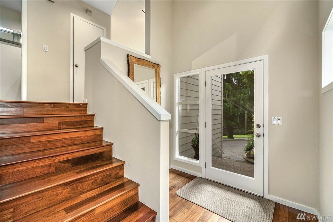 Property Photo: 11203 NE 106th Place WA 98033