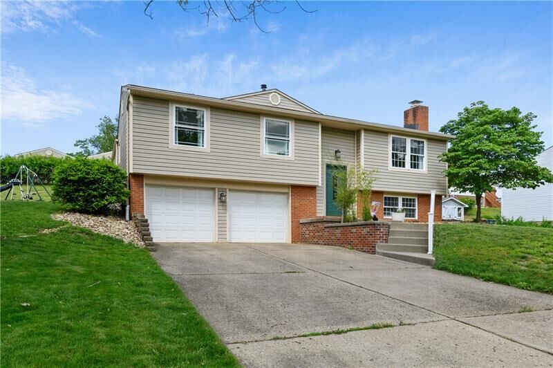 Property Photo:  209 Princeton Dr  PA 15001 