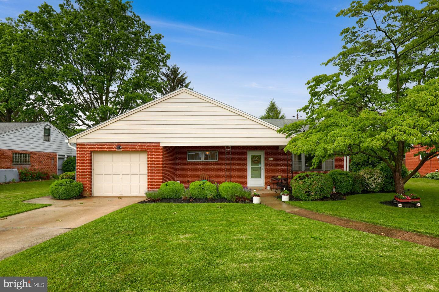 Property Photo:  3210 Elm Street  PA 17109 