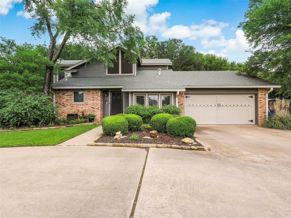 Property Photo:  162 N Meadowbrook Drive  TX 75076 