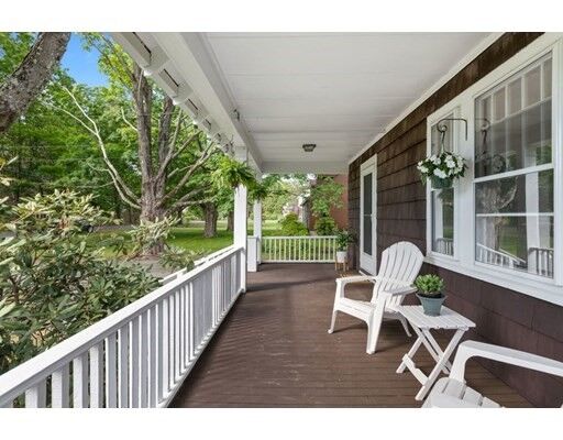 Property Photo:  264 Lincoln Rd  MA 01773 