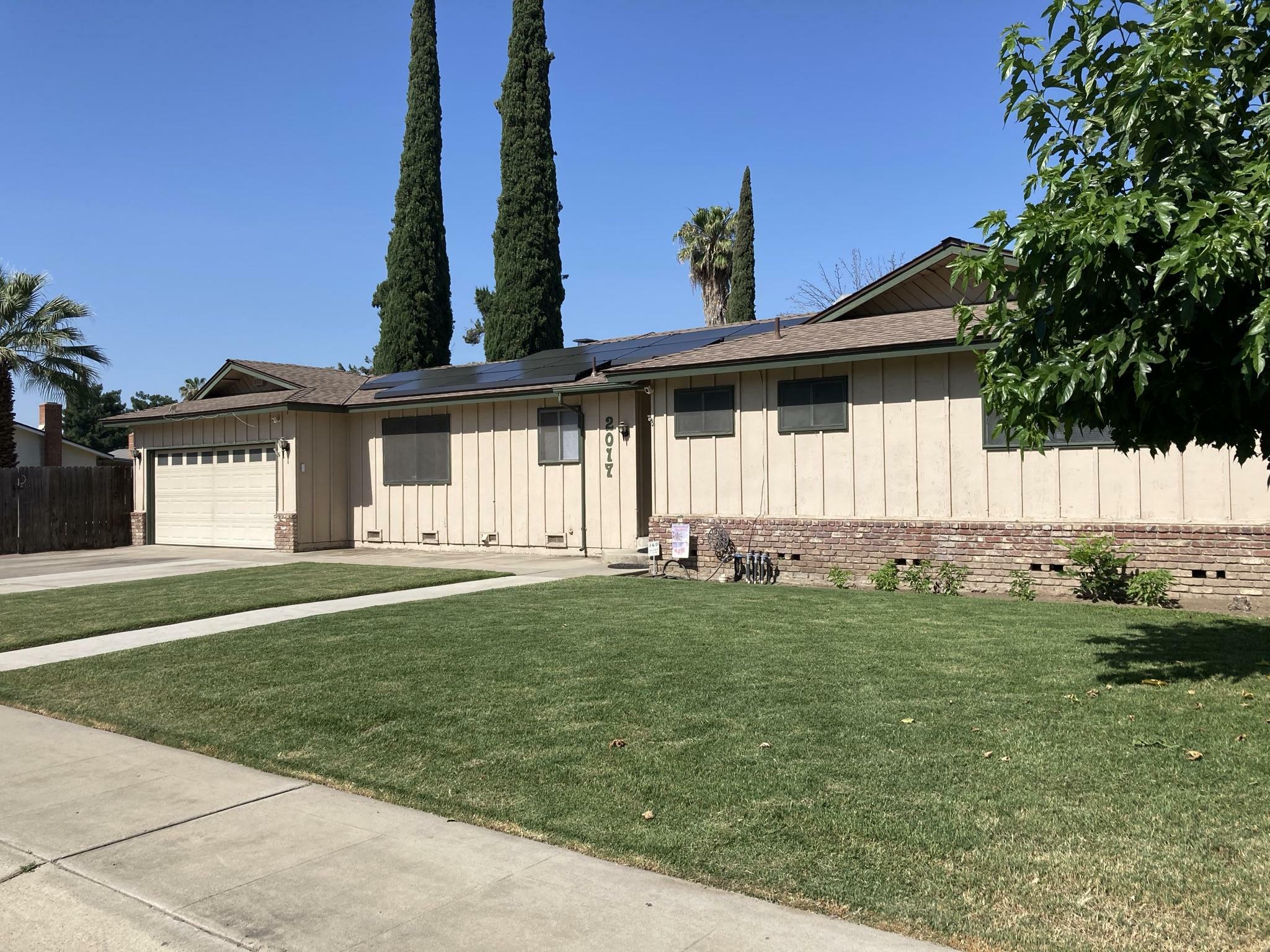 Property Photo:  2017 S Sowell Street  CA 93277 