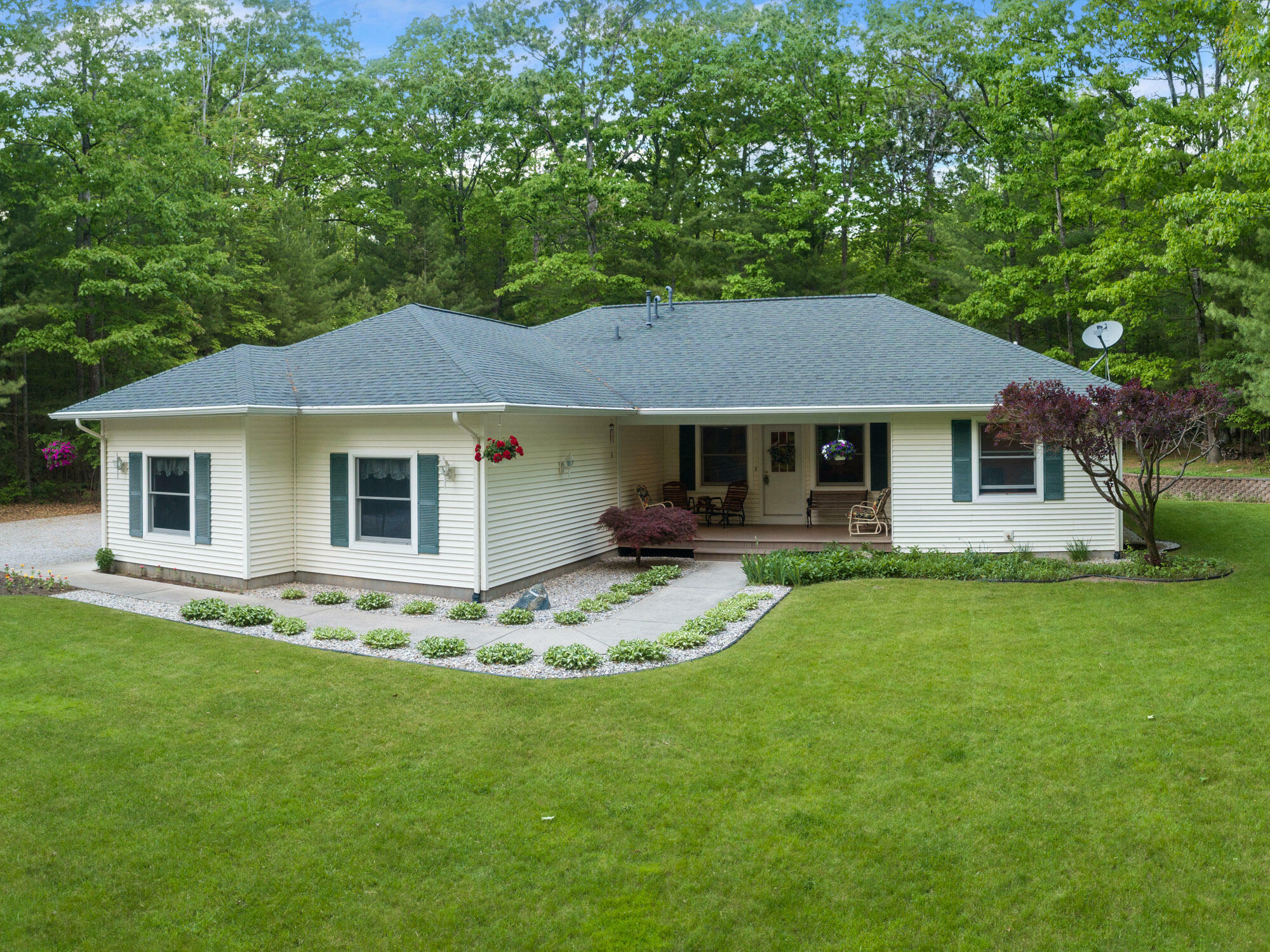 Property Photo:  6920 Chippewa Trail  MI 49749 