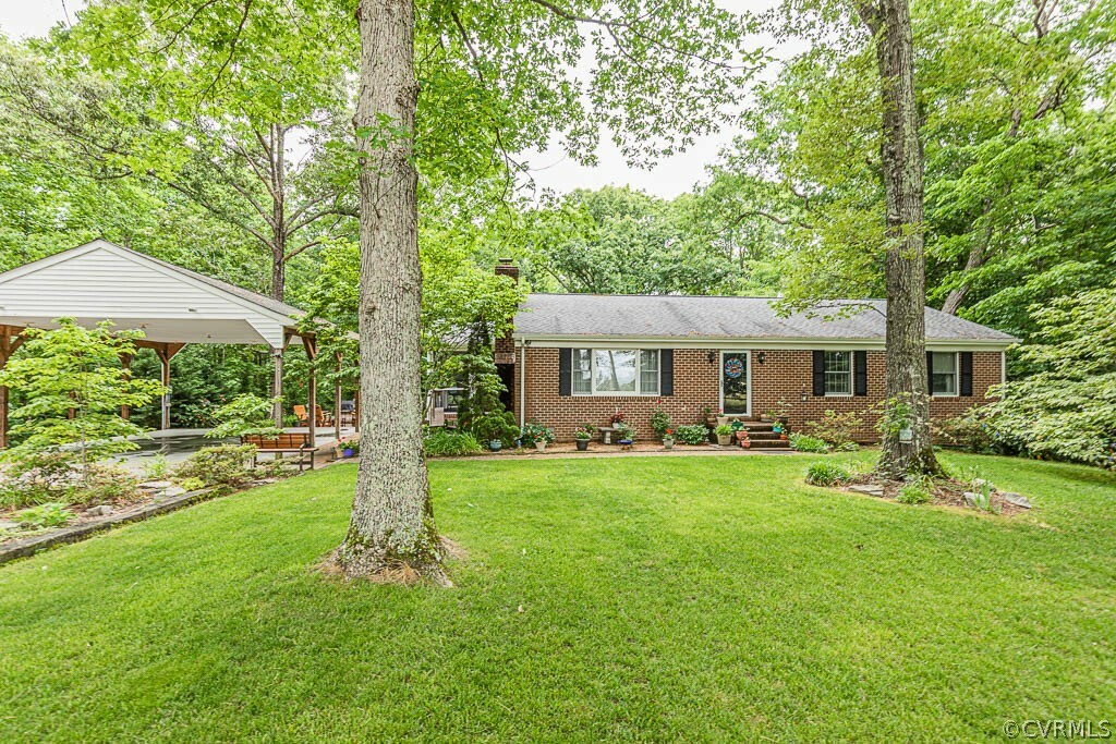 Property Photo:  165 Labrador Drive  VA 23108 