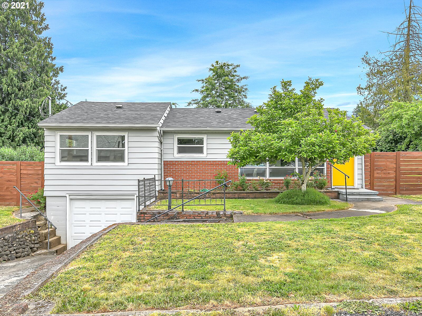 Property Photo:  204 NE 128th Ave  OR 97230 