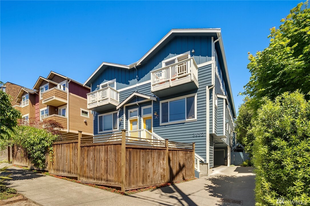 Property Photo: 3652 Francis Ave N A WA 98103