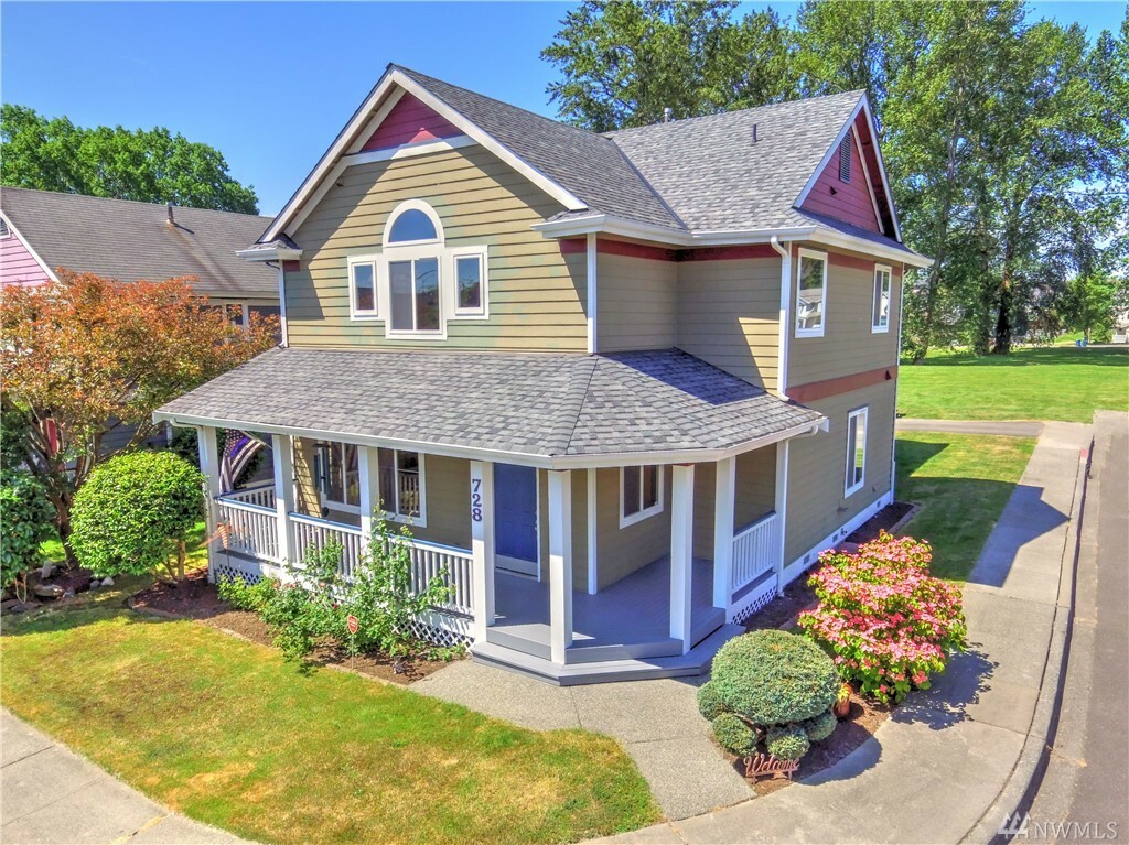 Property Photo:  728 Union Ave  WA 98290 