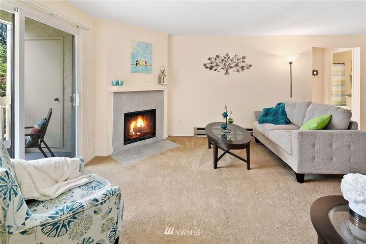 Property Photo:  9494  Redmond-Woodinville Rd NE B-205  WA 98052 