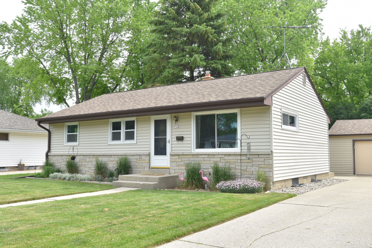 Property Photo:  744 9th Ave  WI 53024 