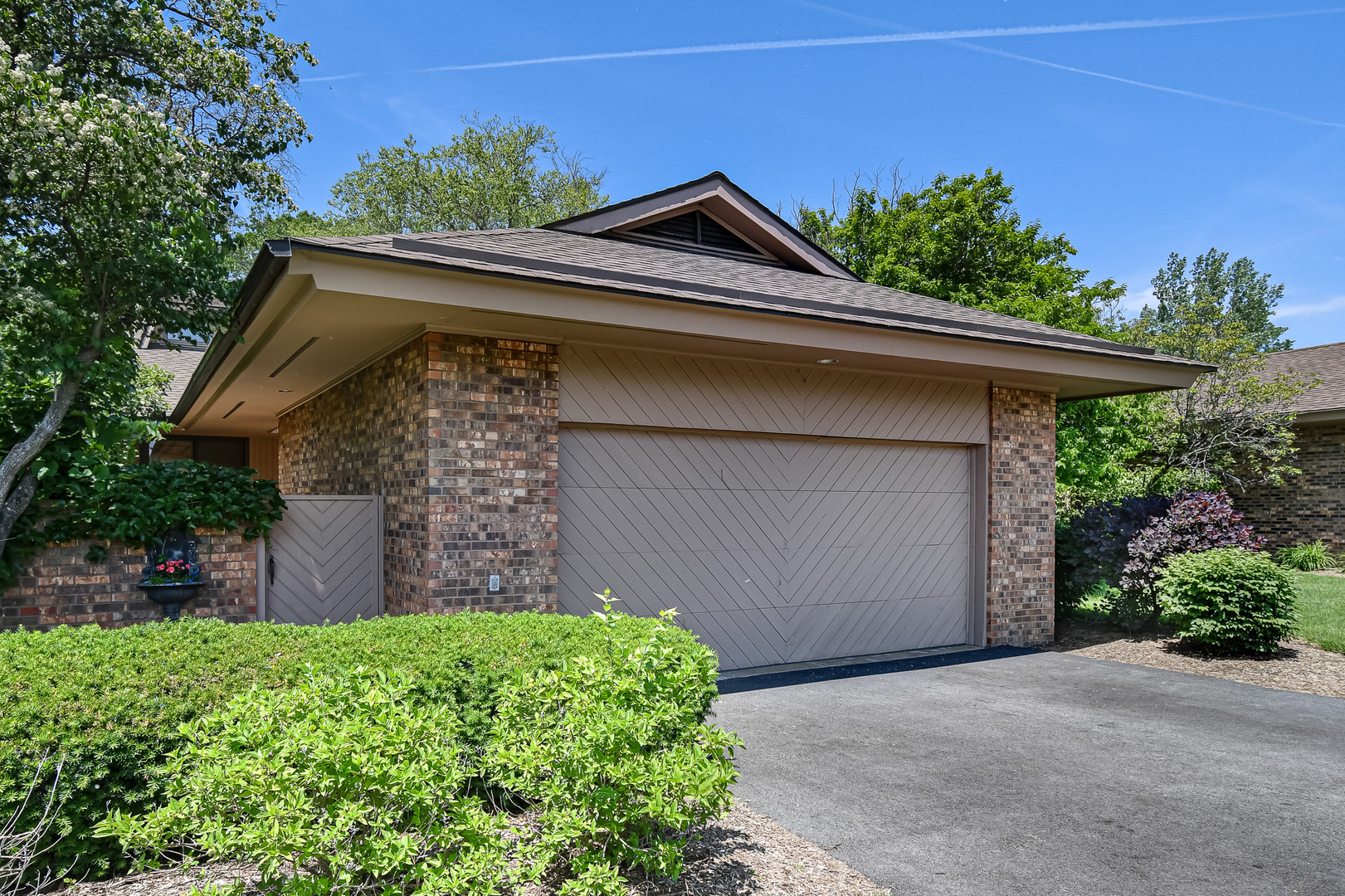 Property Photo:  1210 Indian Trail Road  IL 60521 