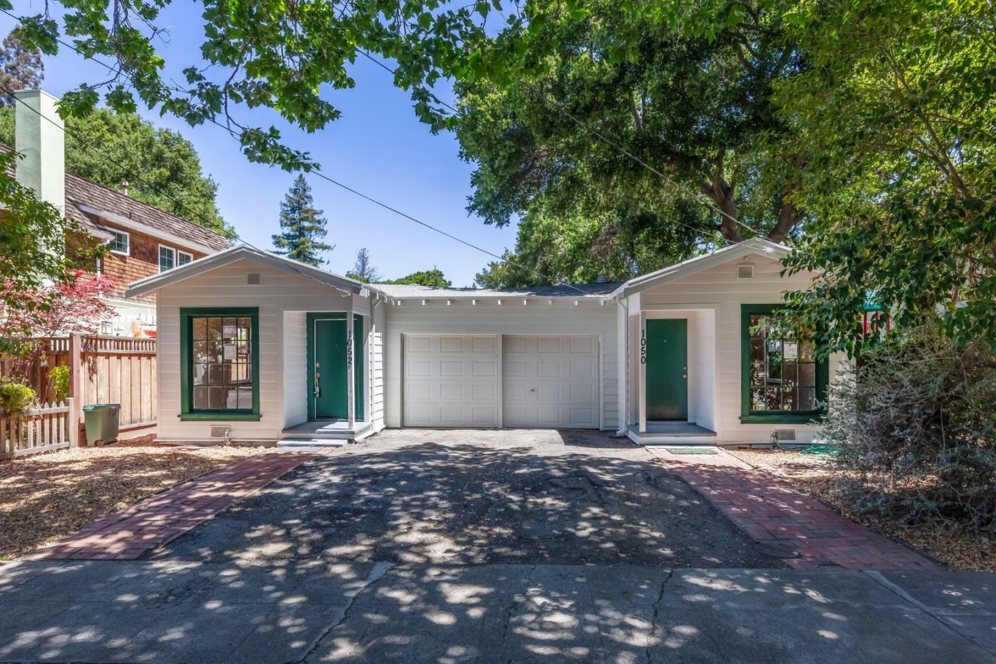 Property Photo:  1050 Laurel Street  CA 94025 